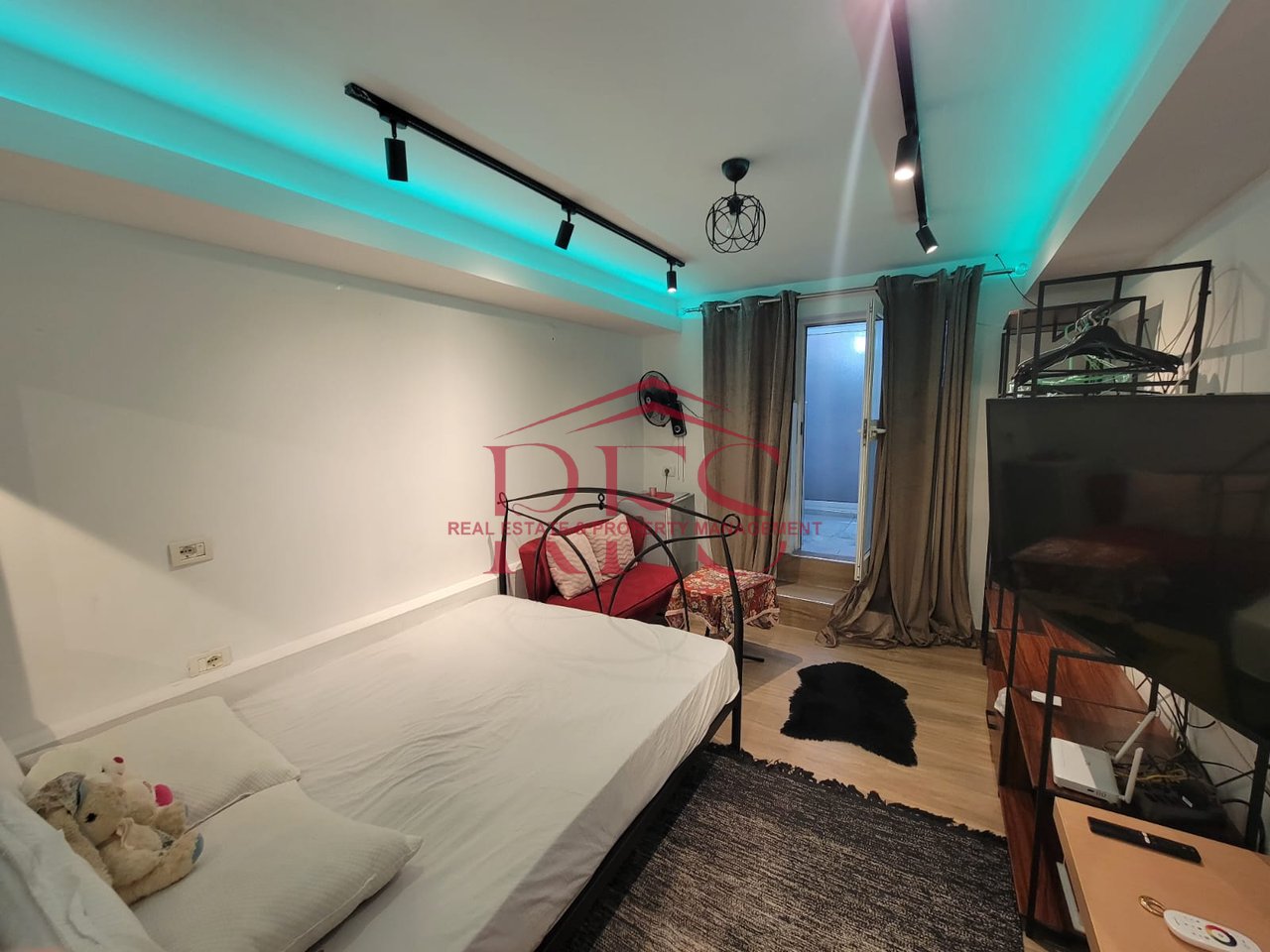 📍 Jepet me qera garsoniere Komuna e Parisit