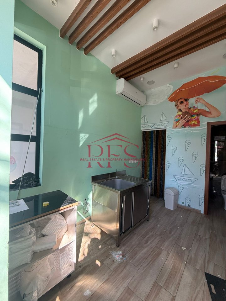 📍  Jepet me qera ambient biznesi vij e pare,Rruga Bardhyl