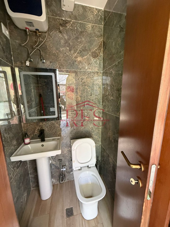 📍  Jepet me qera ambient biznesi vij e pare,Rruga Bardhyl