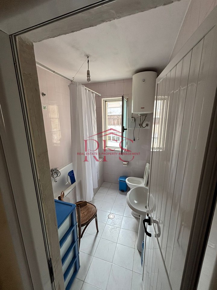 🏠 Shitet Apartament 1+1 Fillim Ali dem pas Shkolles 1 Maji