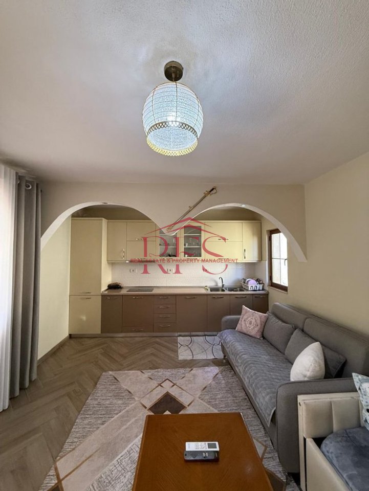 Jepet me Qera Vilë 2-Katëshe ne 5 Maji