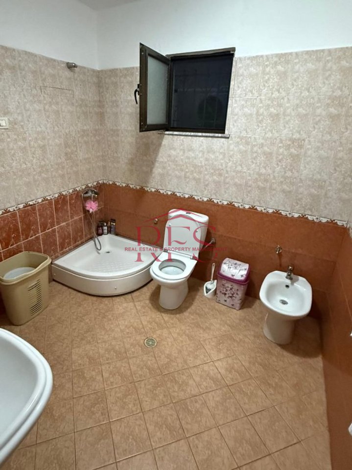 Jepet me Qera Vilë 2-Katëshe ne 5 Maji