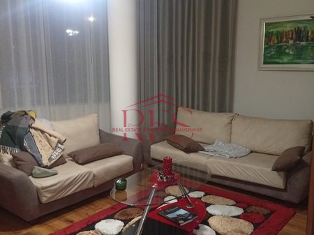 📍 Jepet me Qera Apartament 2+1 – Pazari i Ri, Rruga Qemal Stafa