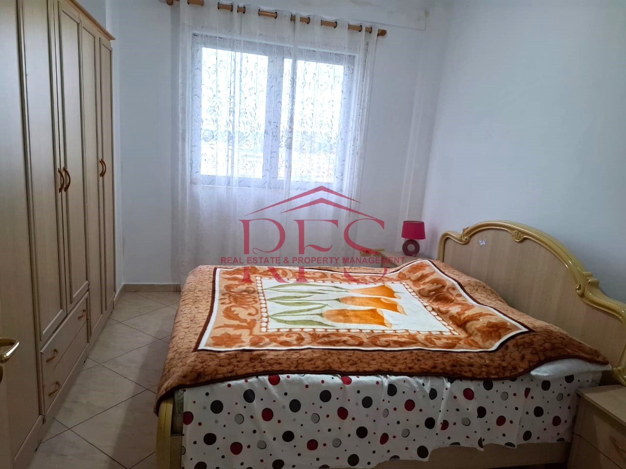 Jepet me Qera Apartament 2+1 tek Rruga Fortuzi ne Qender te Tiranës