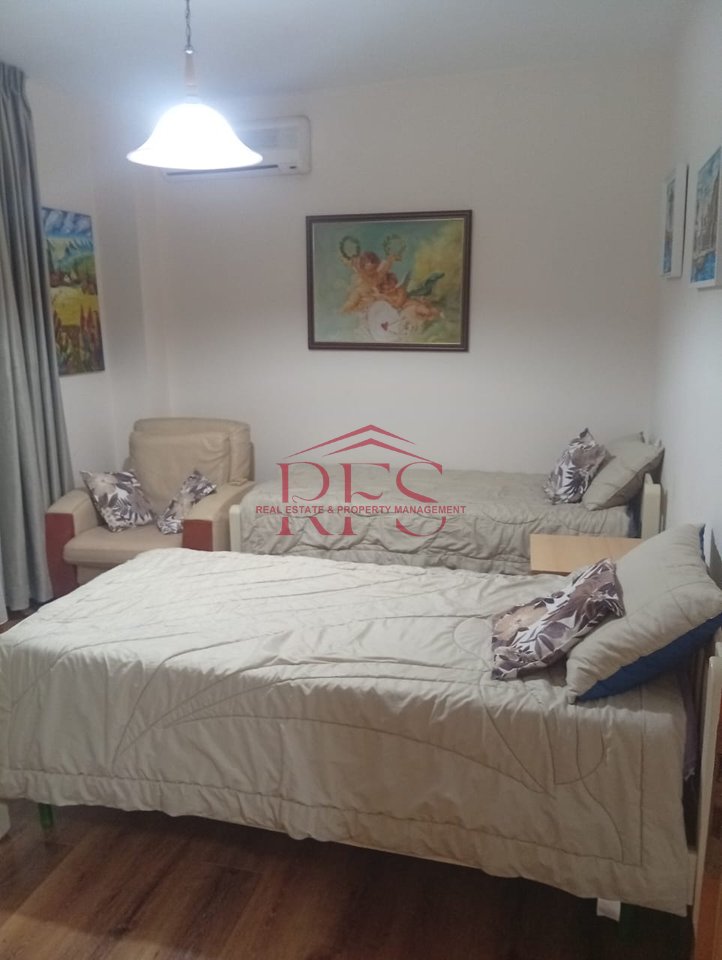 📍 Jepet me Qera Apartament 2+1 – Pazari i Ri, Rruga Qemal Stafa