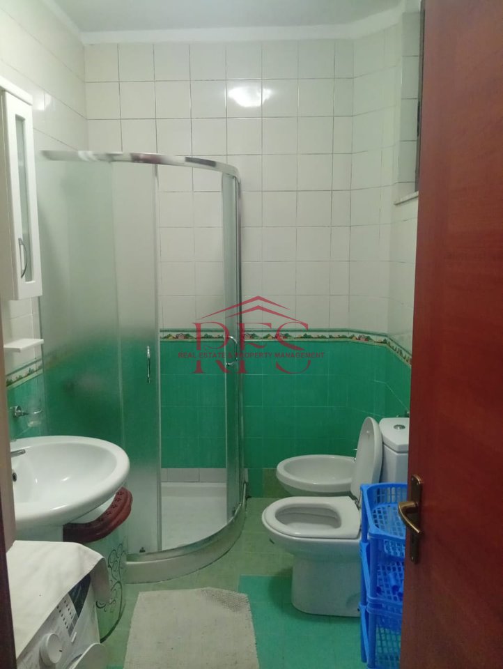 📍 Jepet me Qera Apartament 2+1 – Pazari i Ri, Rruga Qemal Stafa