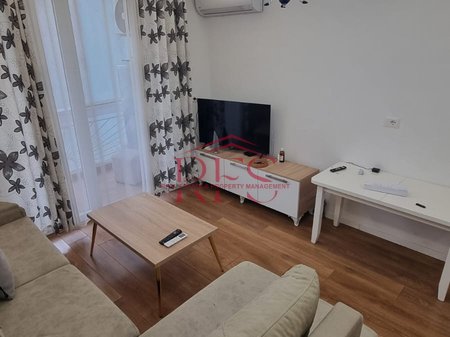 Jepet me qera apartament 2+1 me post parkimi