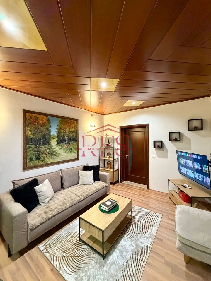 📍  Jepet me Qera Apartament 1+1 – Ish Parku,perball Delijorgjit