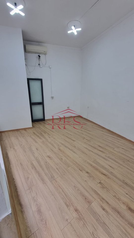 Shop for Rent 16 m² in the Center of Tirana, only 10 meters from the Main Street.