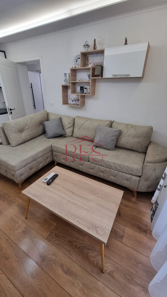 Jepet me qera apartament 2+1 me post parkimi