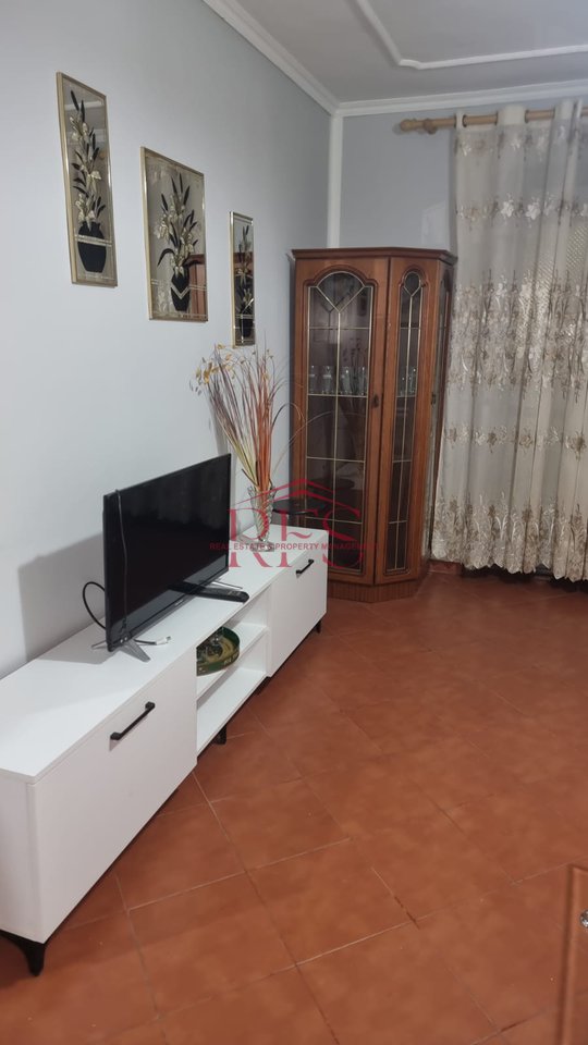 A 2+1 apartment is for rent, 500 thousand lek at SPAK.