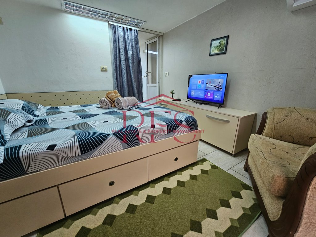 Gallery 01