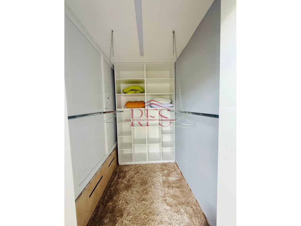 Gallery 01