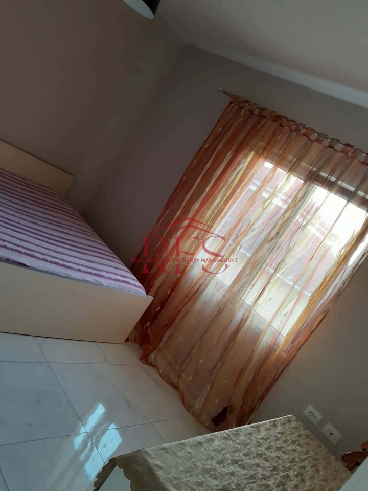 🏡 Jepet me qera apartament 3+1 te Vilat Gjermane – 55,000 Lek/muaj