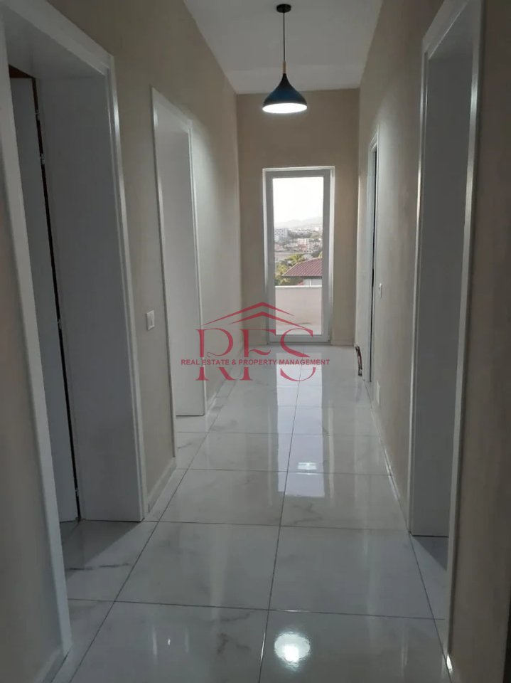 🏡 Jepet me qera apartament 3+1 te Vilat Gjermane – 55,000 Lek/muaj