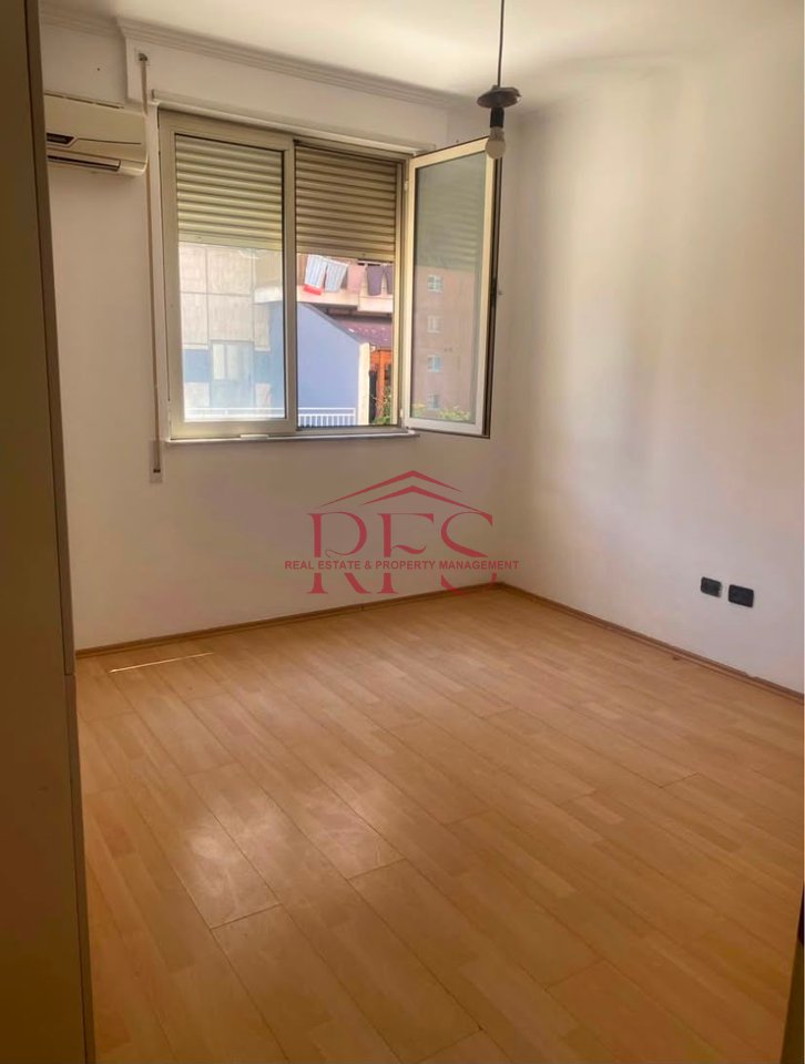 🏡 Appartamento 2+1 in Affitto – Vicino al Liceo “Ismail Qemali”, Zogu i Zi, Inizio Via Durresit
