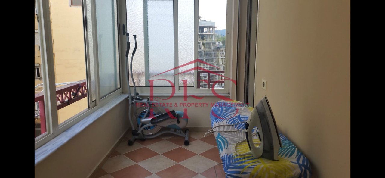 🏡 Jepet Apartament 3+1 me Qira –  ne Super Vendodhje ,Rruga e Elbasanit afer Down Town