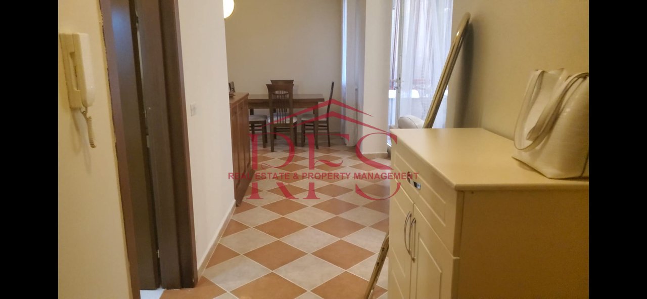 🏡 Jepet Apartament 3+1 me Qira –  ne Super Vendodhje ,Rruga e Elbasanit afer Down Town