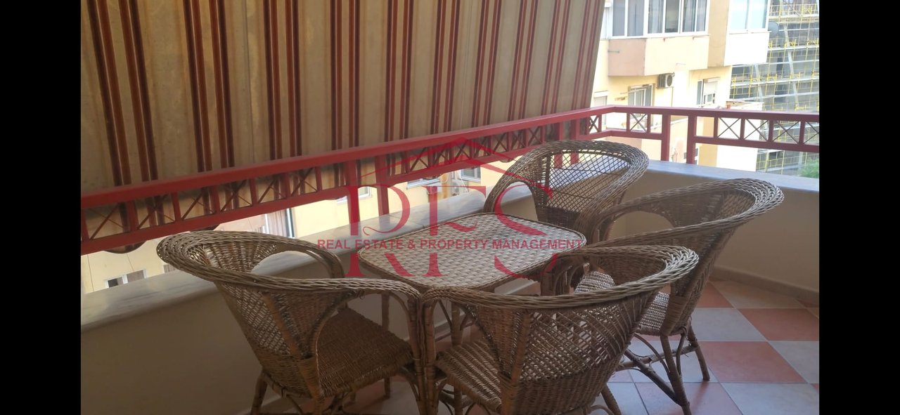 🏡 Jepet Apartament 3+1 me Qira –  ne Super Vendodhje ,Rruga e Elbasanit afer Down Town