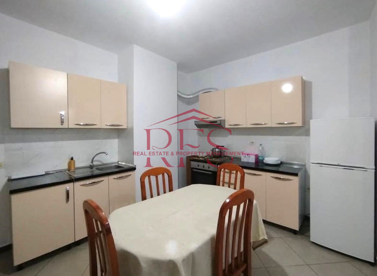 🏡 SUPER OCCASIONE Vendesi Appartamento 1+1 ad Astir vicino al Bar Artistit, 117.000.000 Leke