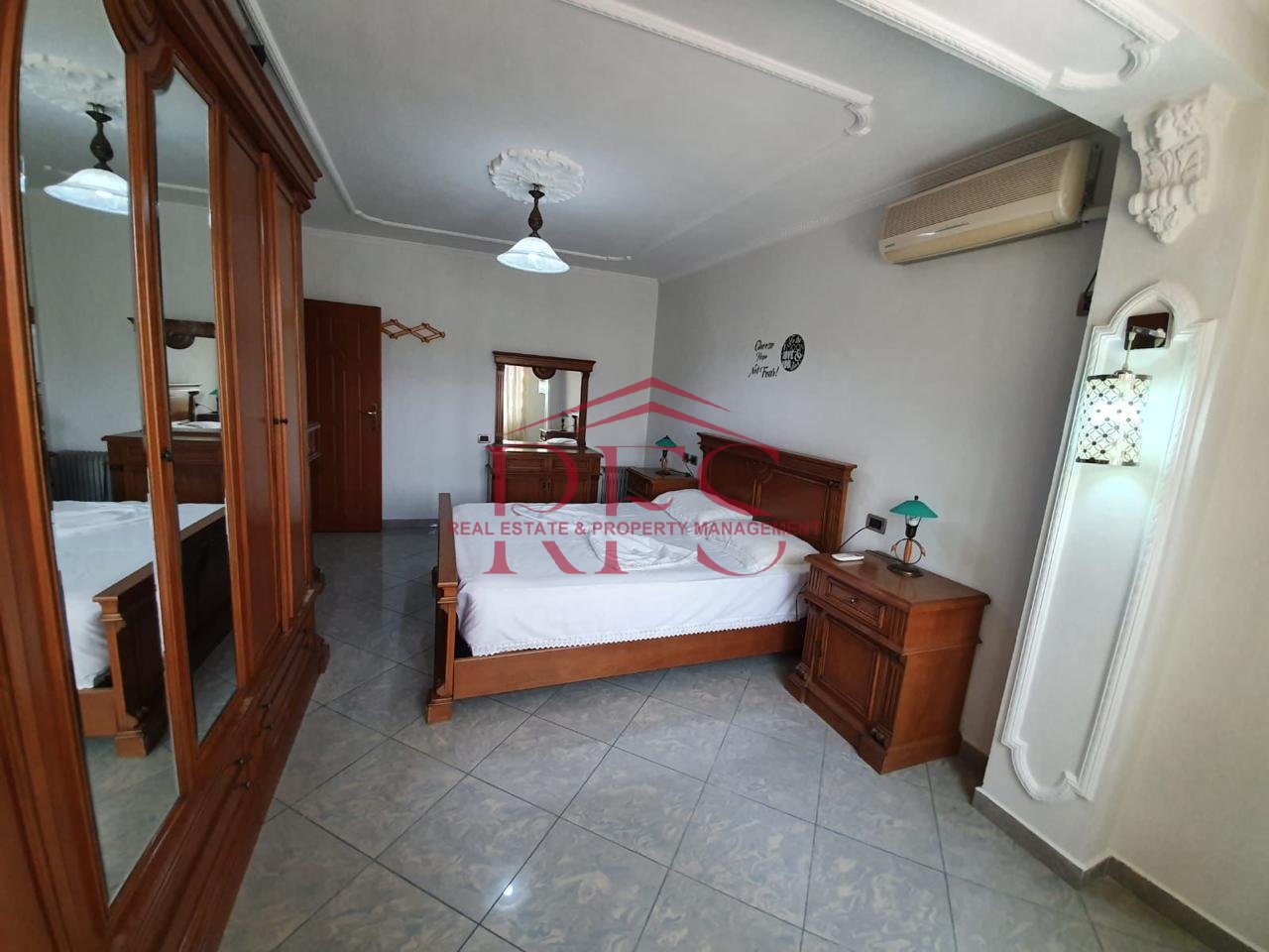 Jepet me qera apartament 2+1 te Jordan Misja