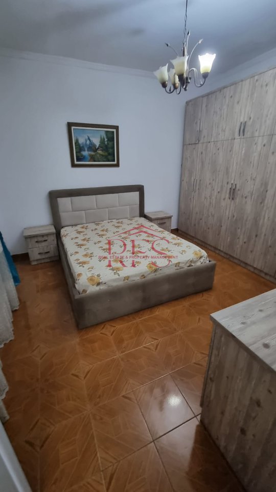 Jepet me qera apartament 2+1 me verandë – 500 mijë lekë/muaj