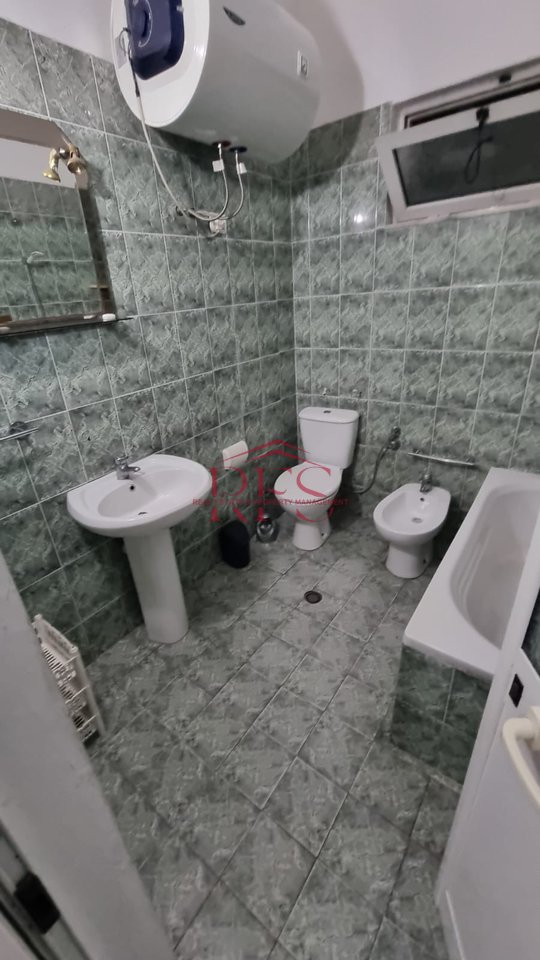 Jepet me qera apartament 2+1 me verandë – 500 mijë lekë/muaj