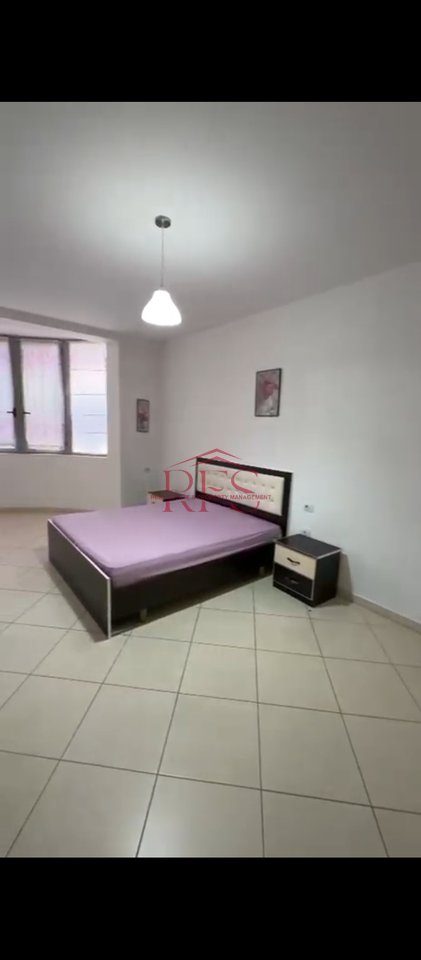 Affittasi appartamento arredato 2+1 ad Astir – 500 mila lekë