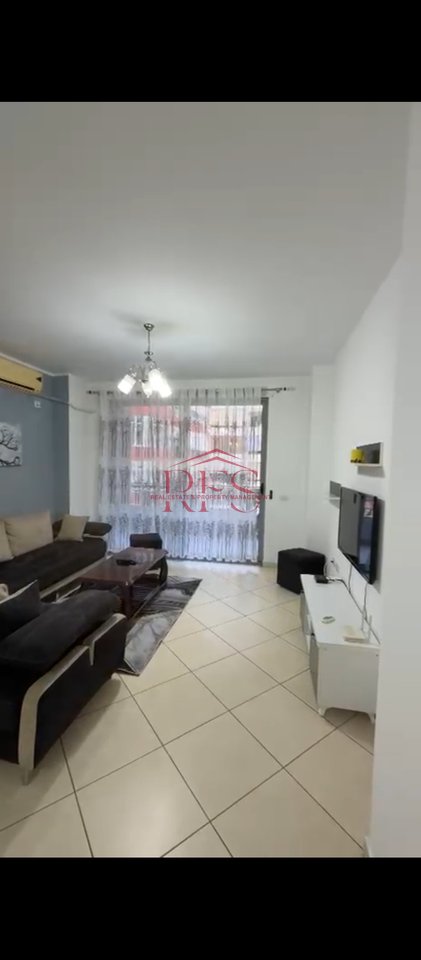 Affittasi appartamento arredato 2+1 ad Astir – 500 mila lekë