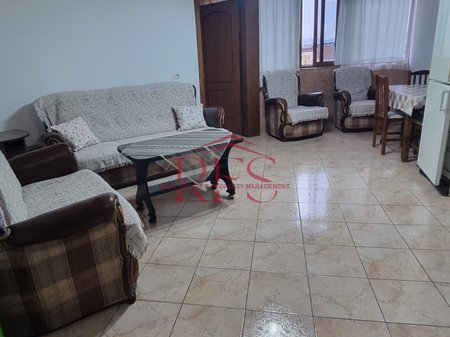 Viene dato in affitto un monolocale 1+1 con ascensore a Don Bosko.