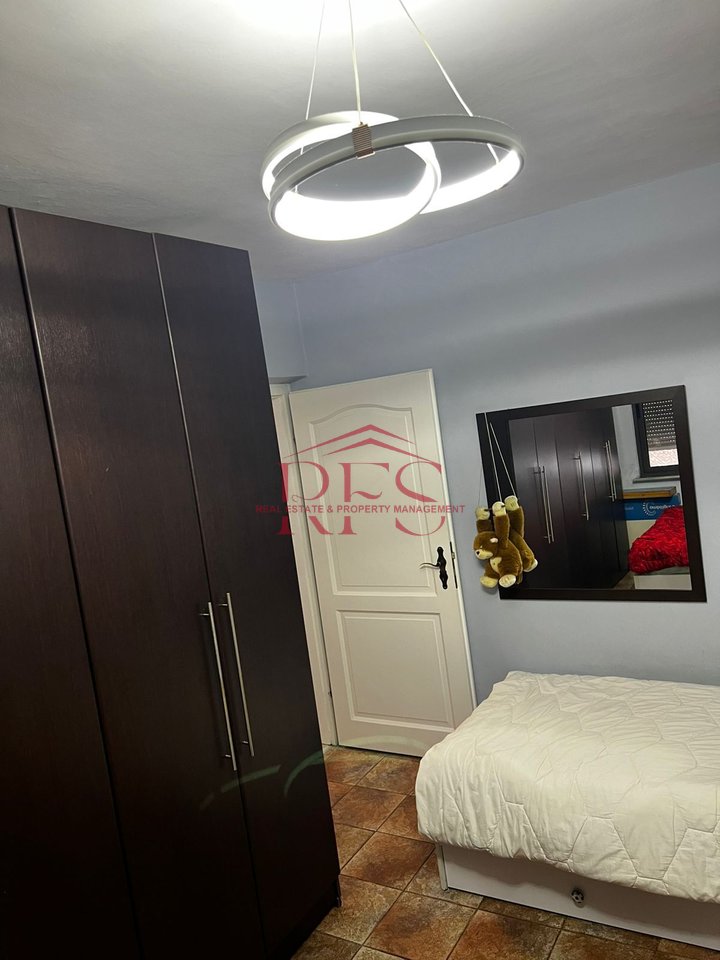📍Jepet me qera Super  Apartament  1+1  tek Mine Peza,pallati Oslos