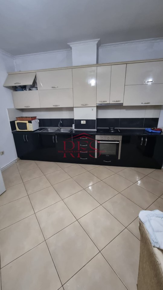 Vendesi Appartamento 2+1+2 Arredato – Astir, vicino al Rrethi | 111 m² | 157 milioni di lekë
