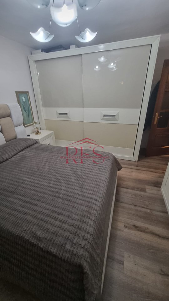 Super Opportunità di Investimento! Vendesi Appartamento 2+1 Arredato vicino a 21 Dhjetori – Possibilità di Suddivisione in 2 Appartamenti, 103 m²