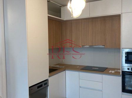 📍  Jepet me qera super apartament 1+1 – Afer Pazarit të Ri
