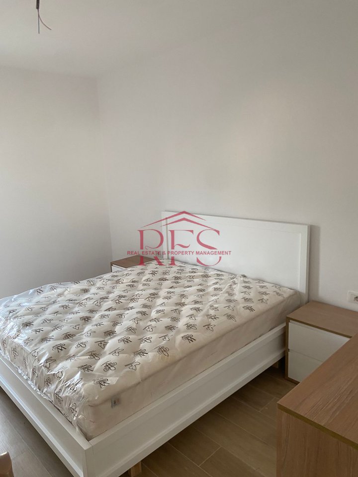 📍  Jepet me qera super apartament 1+1 – Afer Pazarit të Ri