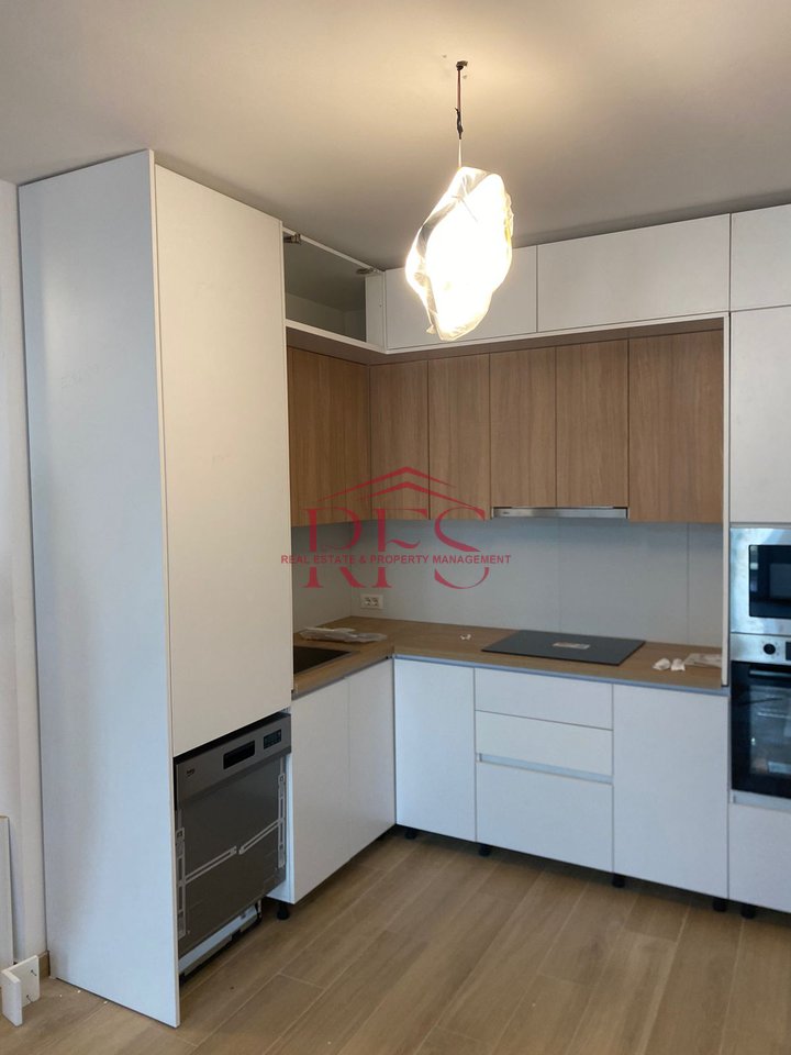 📍  Jepet me qera super apartament 1+1 – Afer Pazarit të Ri