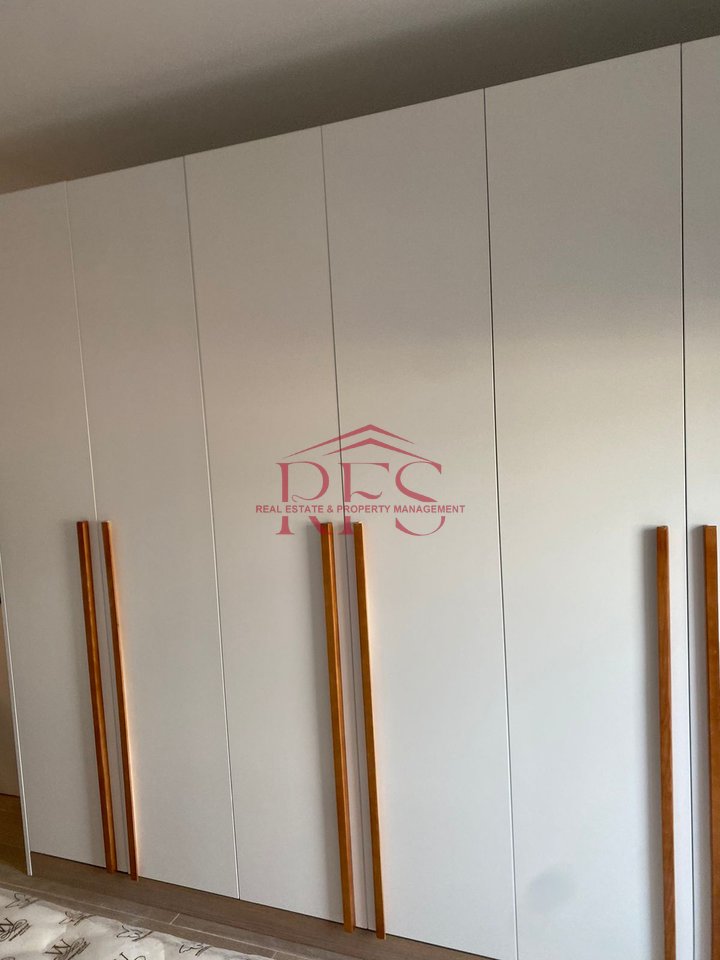 📍  Jepet me qera super apartament 1+1 – Afer Pazarit të Ri