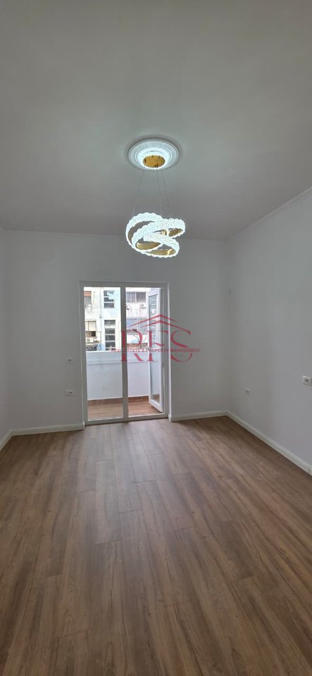 📍Shitet Apartament 2+1 buze Rruges Bardhyl,Tirane