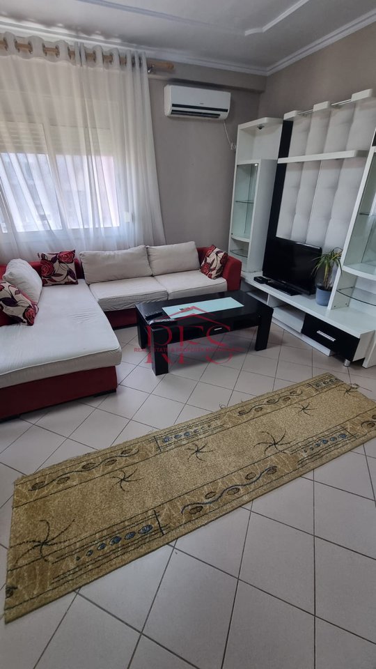 JEPET ME QERA 550 Euro ap 1+1 me ballkon për qera, Rruga e Durrësit