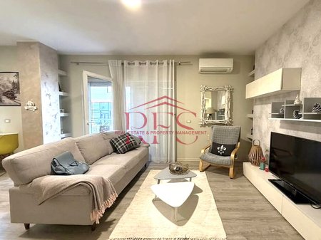 🏡 Appartamento 2+1 in vendita a Komuna e Parisit