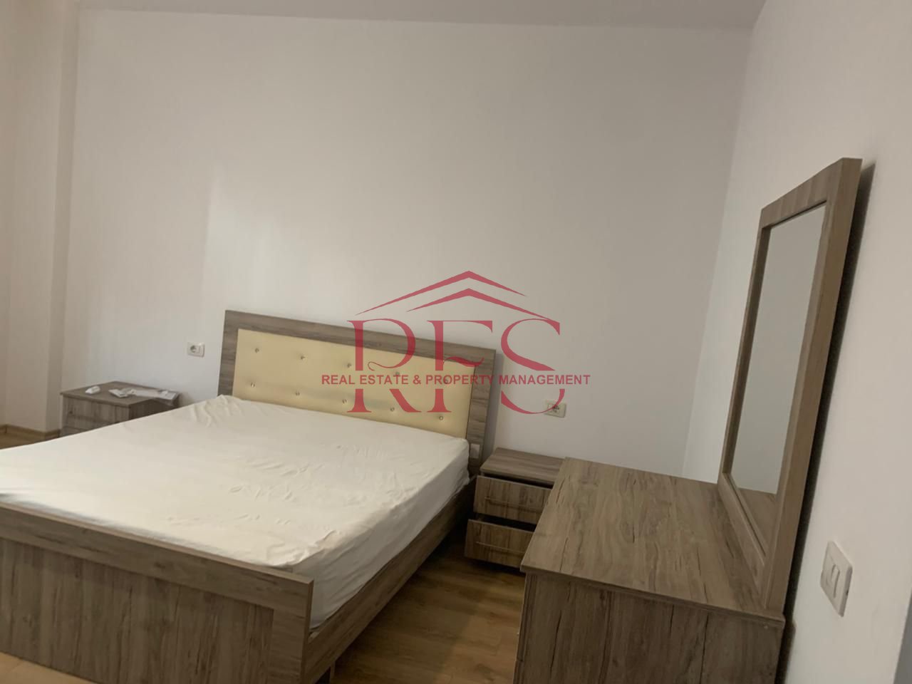 Jepet me qera super apartament 2+1,tek Fakulteti Ekonomik, me vlere 550 euro