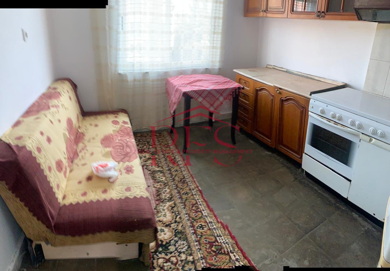 Jepet me Qera Apartamenti 2 plus 1 tek Rruga e Dibres ne Qender te Tiranes