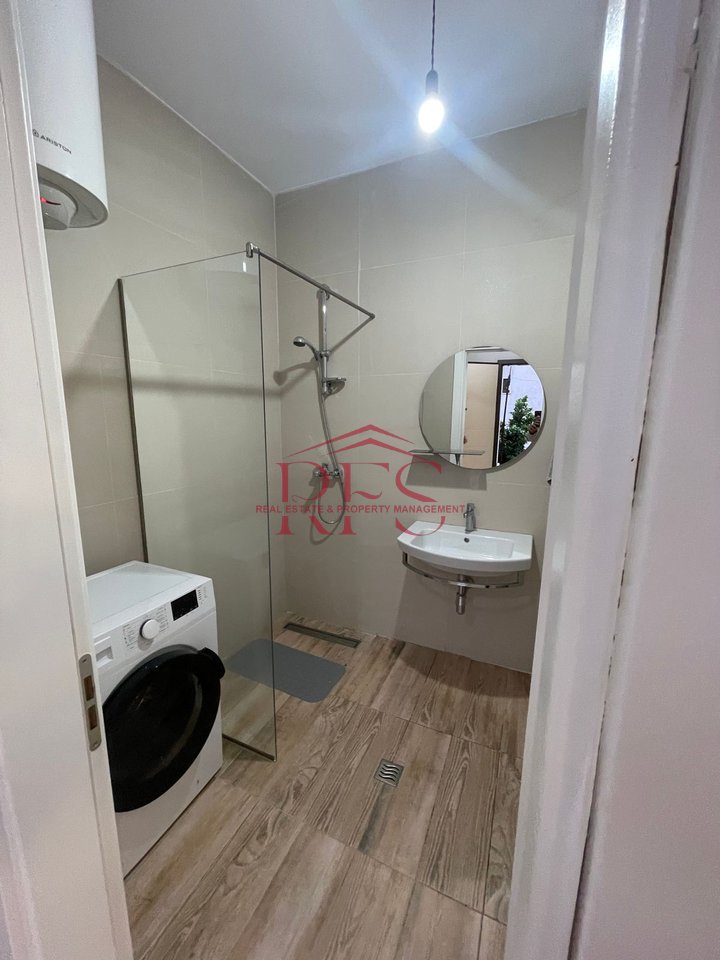 Jepet me qera SHTEPI PRIVATE 1+1 , 600 € tek RRUGA E ELBASANIT