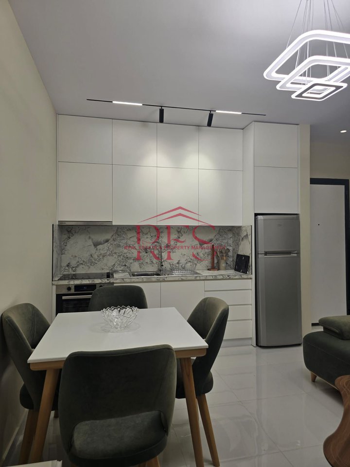 JEPET ME QERA APARTAMENT 1+1 TEK UNIVERS CITY NE QTU