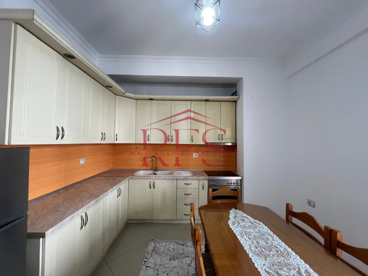 🏡 Paguaj vetem qerane mujore pa garanci..... apartament  2+1per 5 persona ne Astir , me cmim super te ulet, 420 euro ne muaj