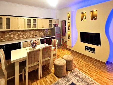  Jepet me qera apartament 2+1 per 500 €/muaj  Jordan Misja