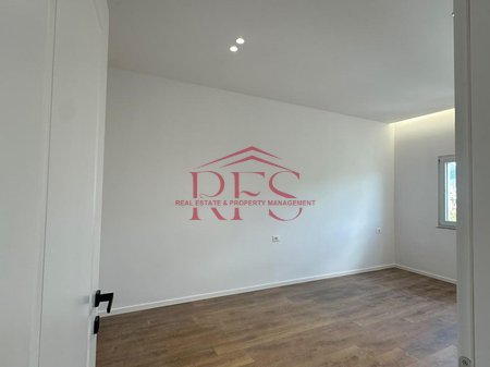 Shitet apartament 1+1 – Rruga Bardhyl