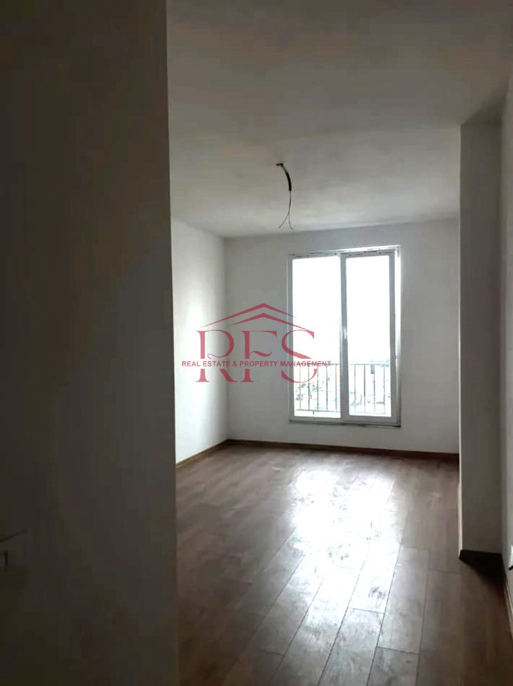 🏢 Ambient 90 m² për biznes / aktivitet profesional – Kamëz | 600 €/muaj