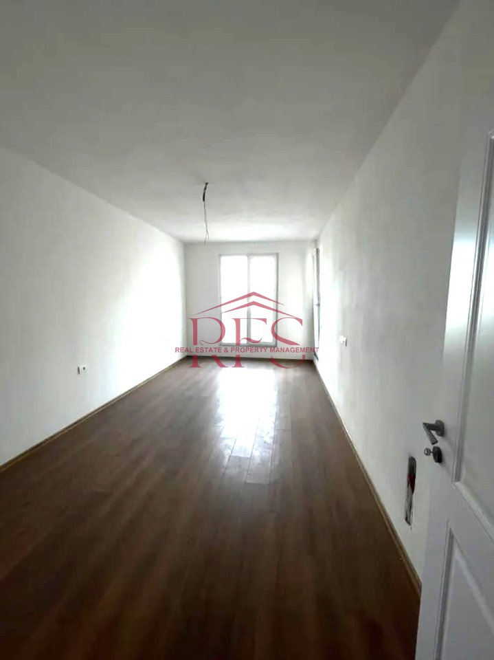 🏢 Ambient 90 m² për biznes / aktivitet profesional – Kamëz | 600 €/muaj