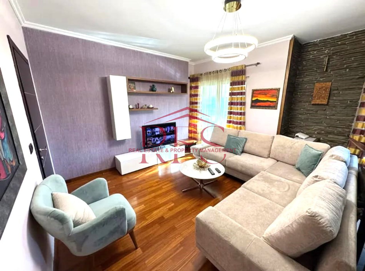 🏠 Affittasi SUPER appartamento 2+1+Balcone 📍 Dietro lo Stadio Air Albania, in Via Elbasanit